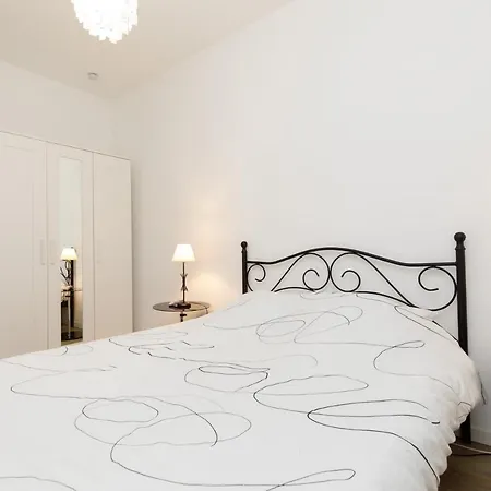 Апартаменты Supercannes Center - Parking - Spacieux 70 Metres - Clim - Wifi *